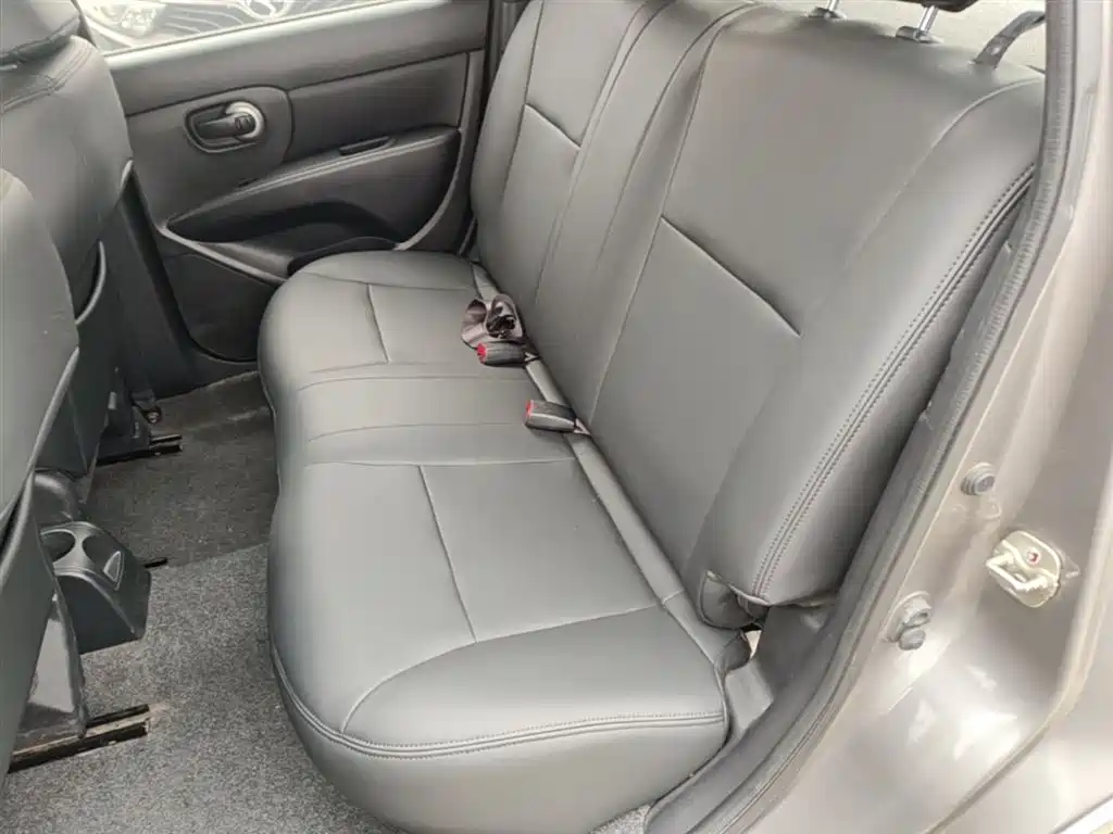 Nissan Livina 2015 — фото 17