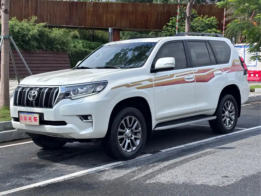 Toyota Prado 2018 — фото 1