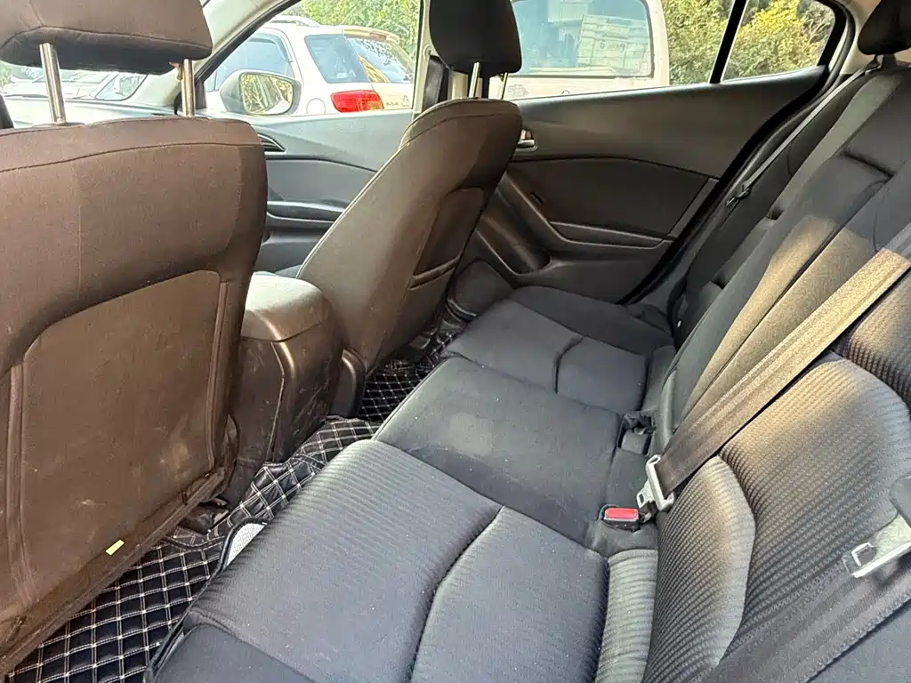 Mazda 3 Axela 2016