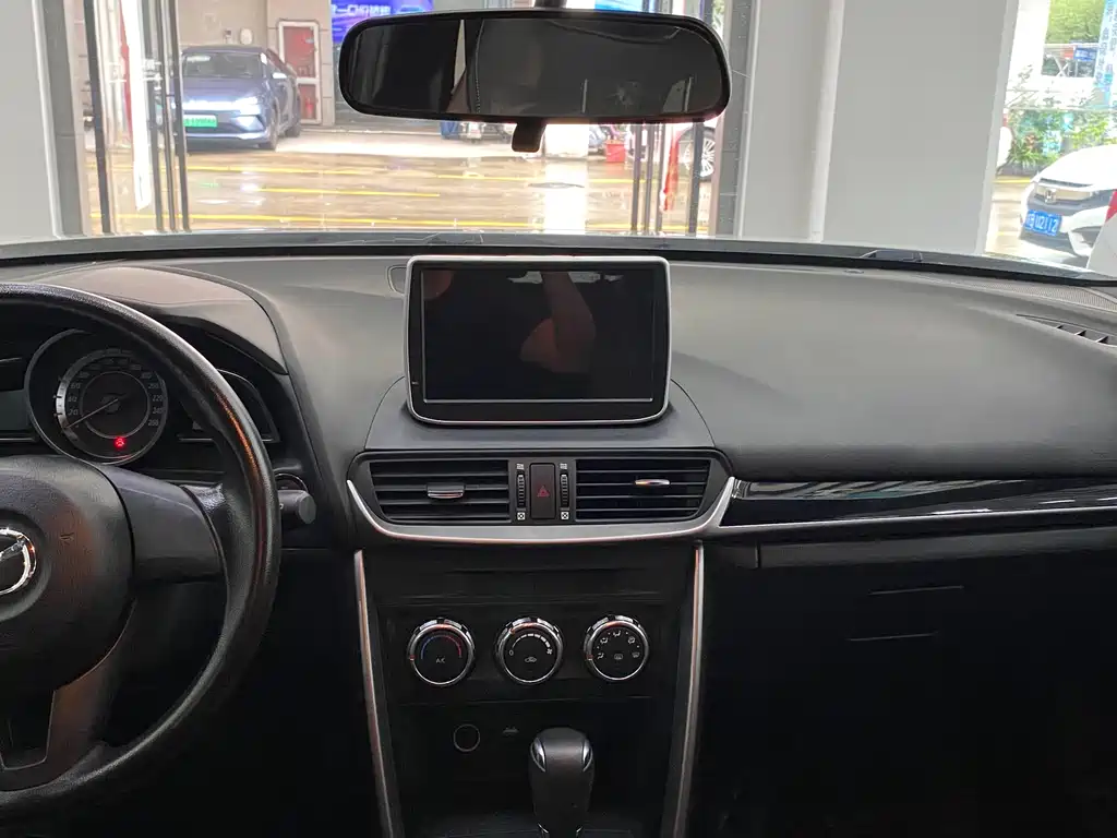 Mazda CX-4 2016 — фото 10