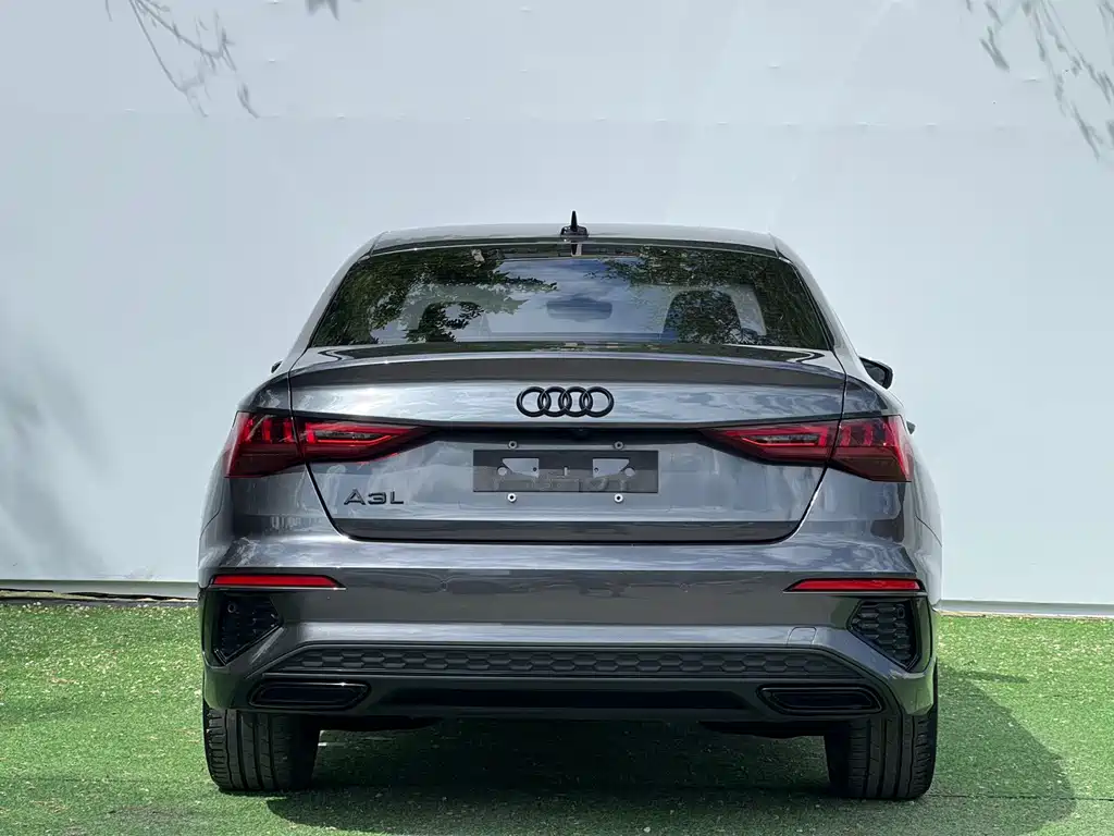 Audi A3 2023 — фото 8