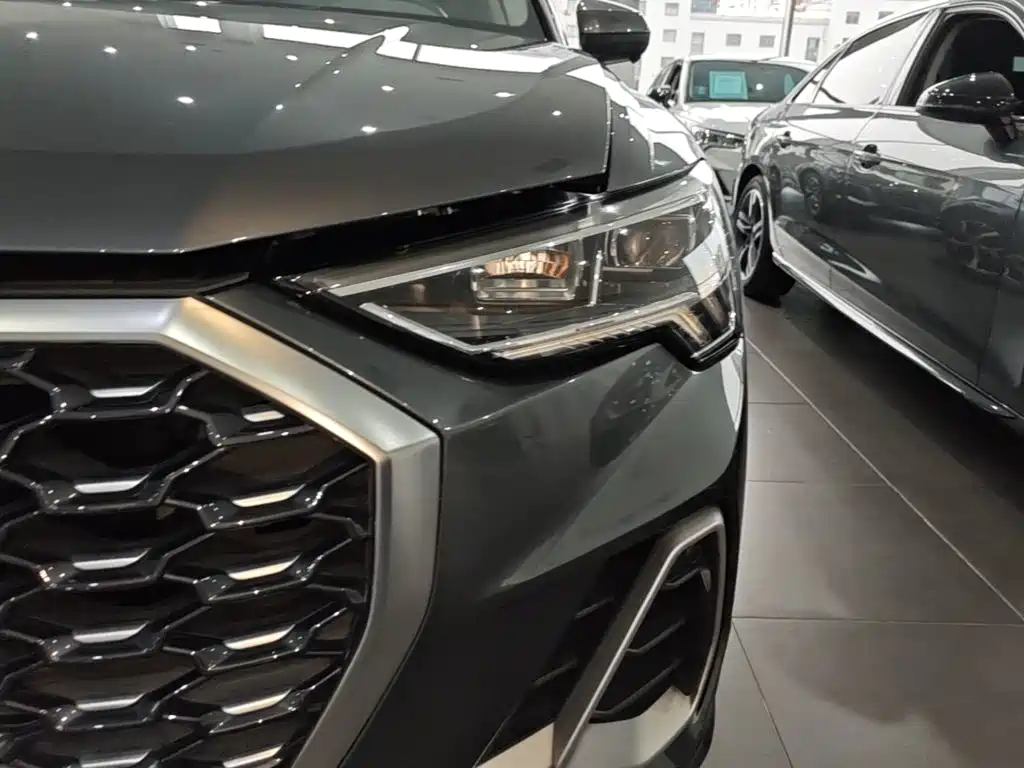 Audi Q3 Sportback 2021 — фото 24