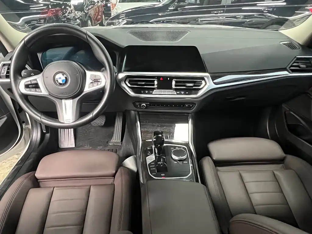 BMW 3 Series 2021 — фото 14