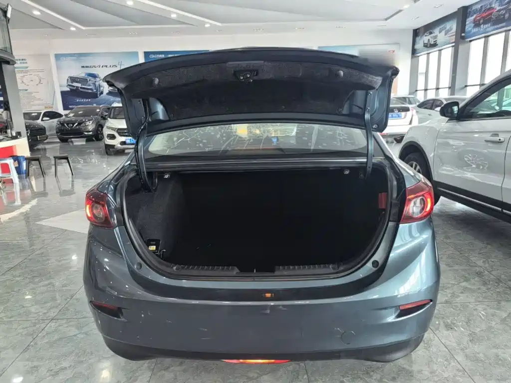 Mazda 3 Axela 2016 — фото 19