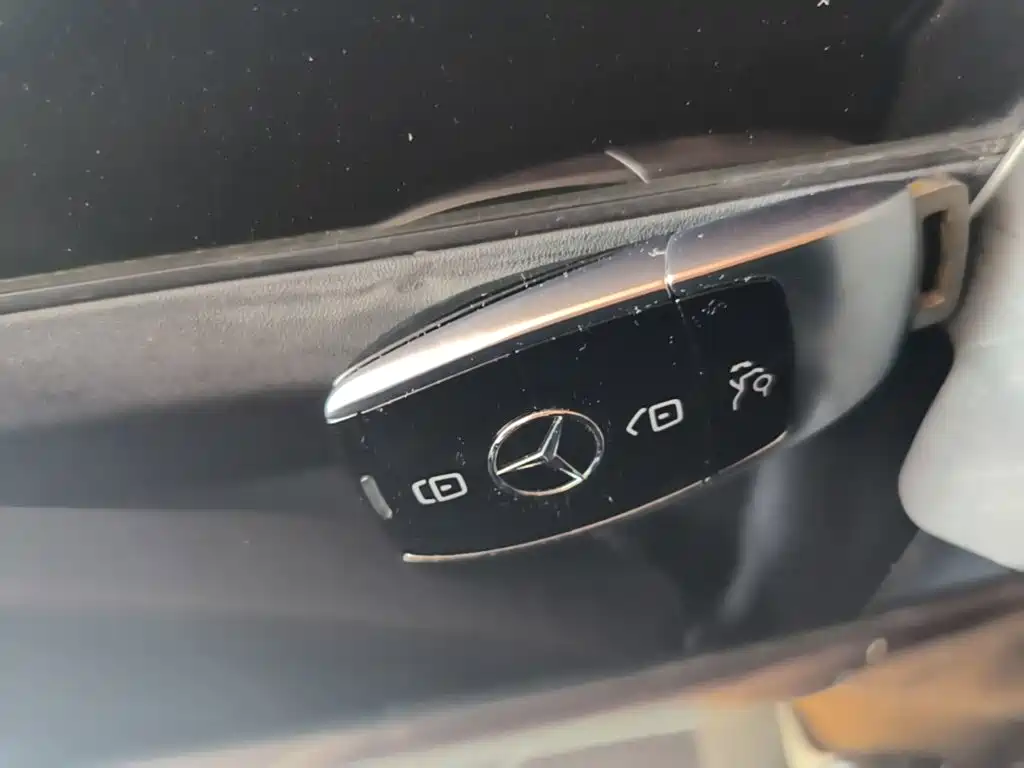 Mercedes-Benz E-Class 2023 — фото 9