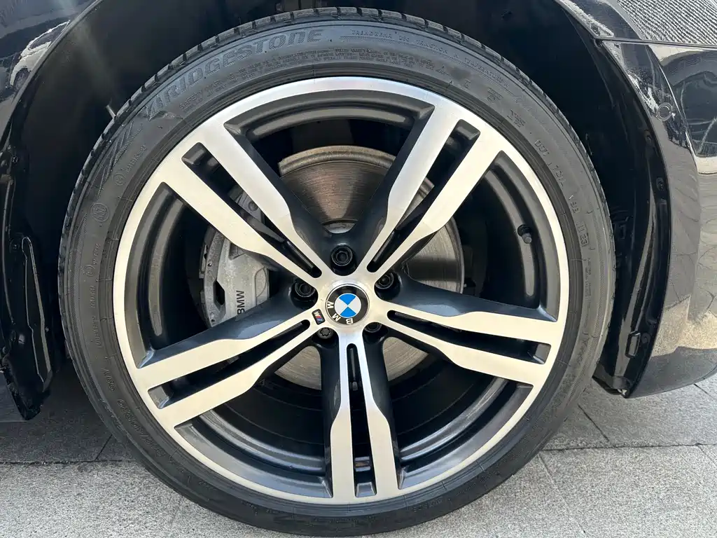 BMW 7 Series 2018 — фото 25