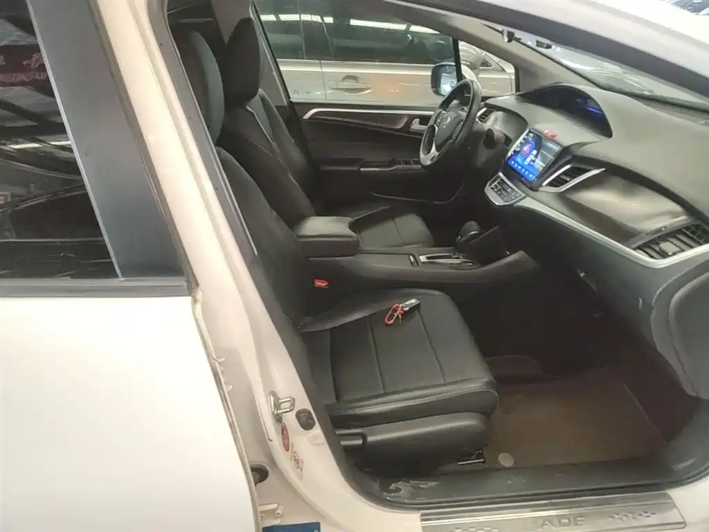 Honda Jade 2015 — фото 25