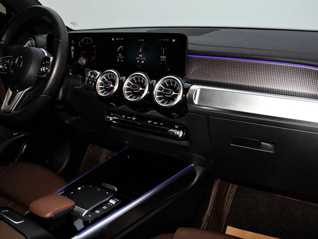 Mercedes-Benz GLB 2023 — фото 15