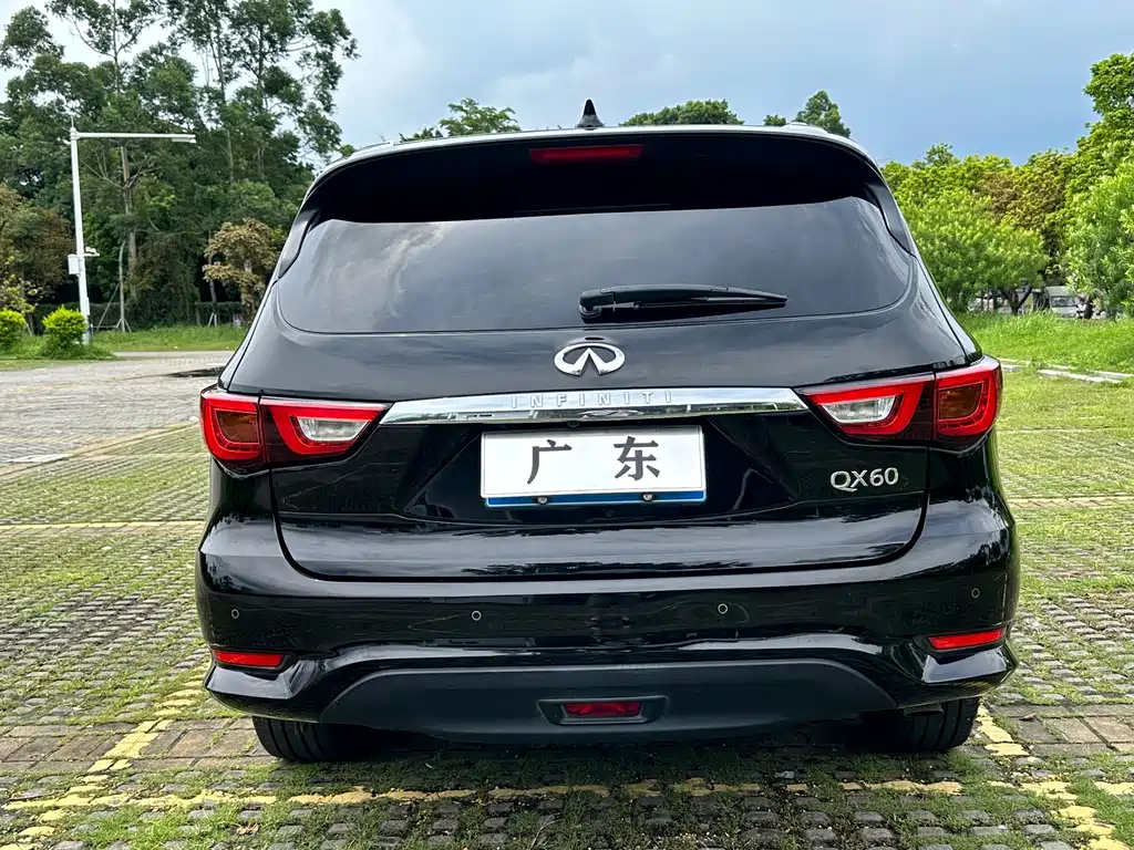 Infiniti QX60 2017 — фото 8