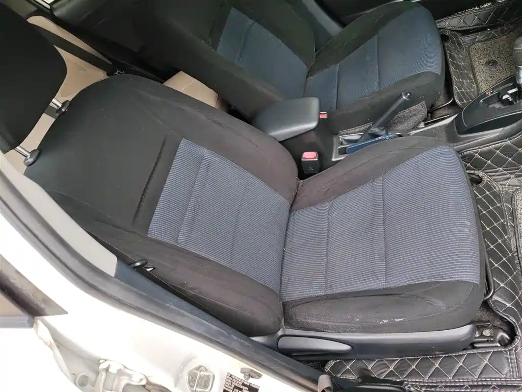 Toyota Yaris L 2020 — фото 19