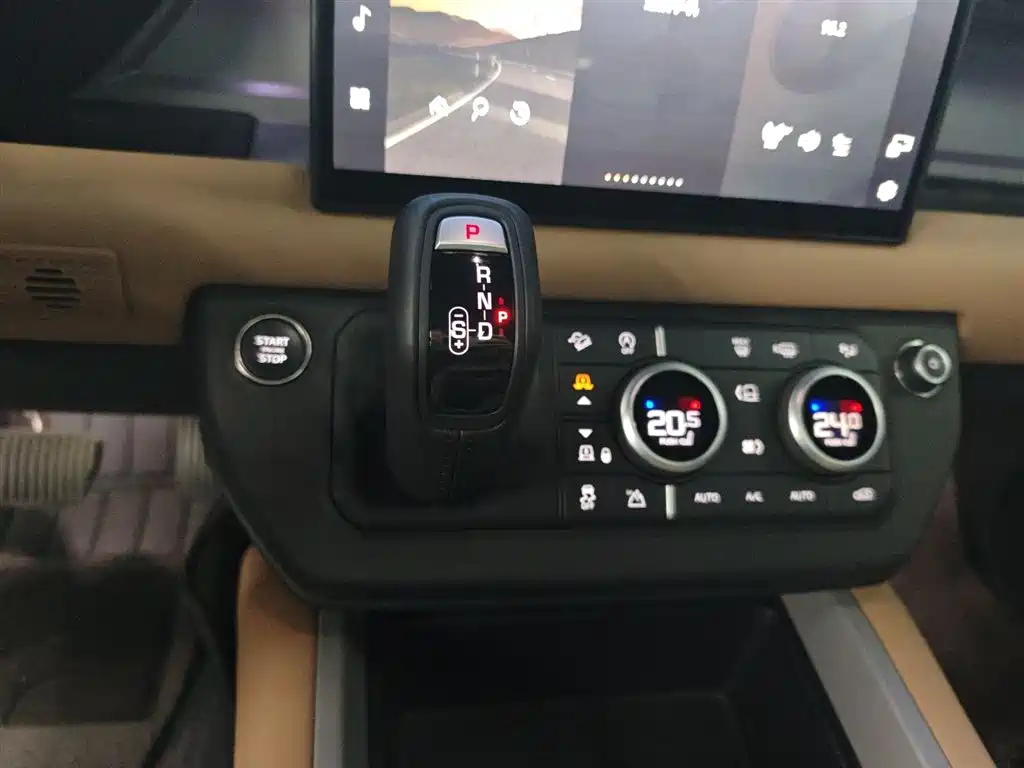 Land Rover Defender 2025 — фото 10