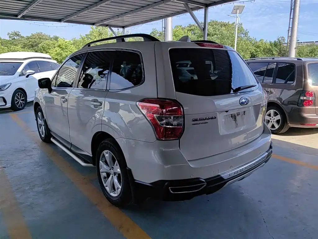 Subaru Forester 2015 — фото 5
