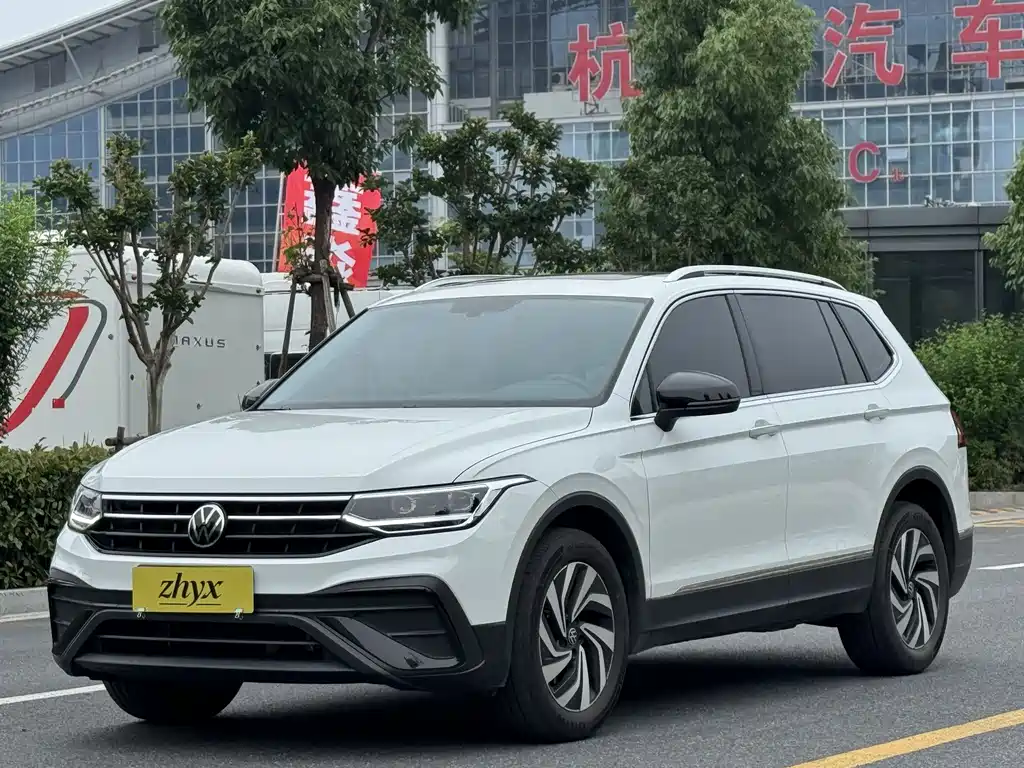 Volkswagen Tiguan L 2025 — фото 1
