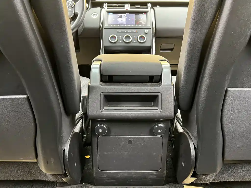 Land Rover Discovery 2018 — фото 27