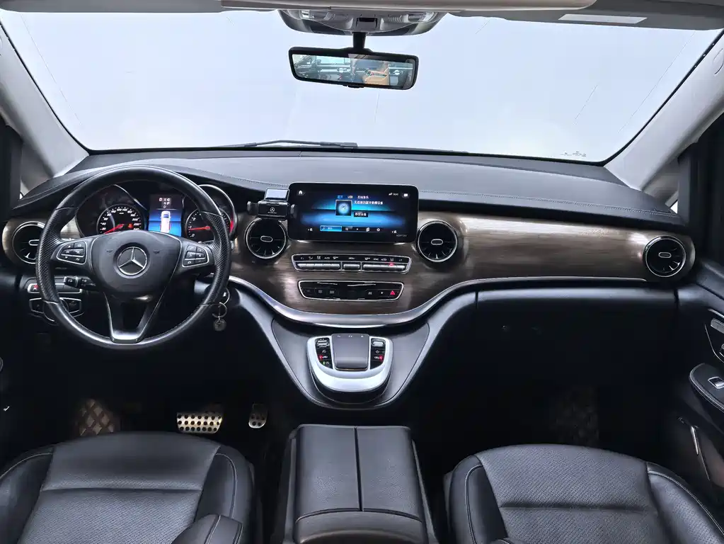 Mercedes-Benz V-Class 2021 — фото 11