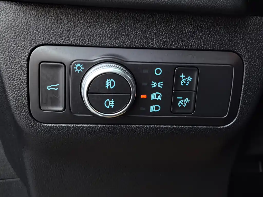 Ford Escape 2020 — фото 26