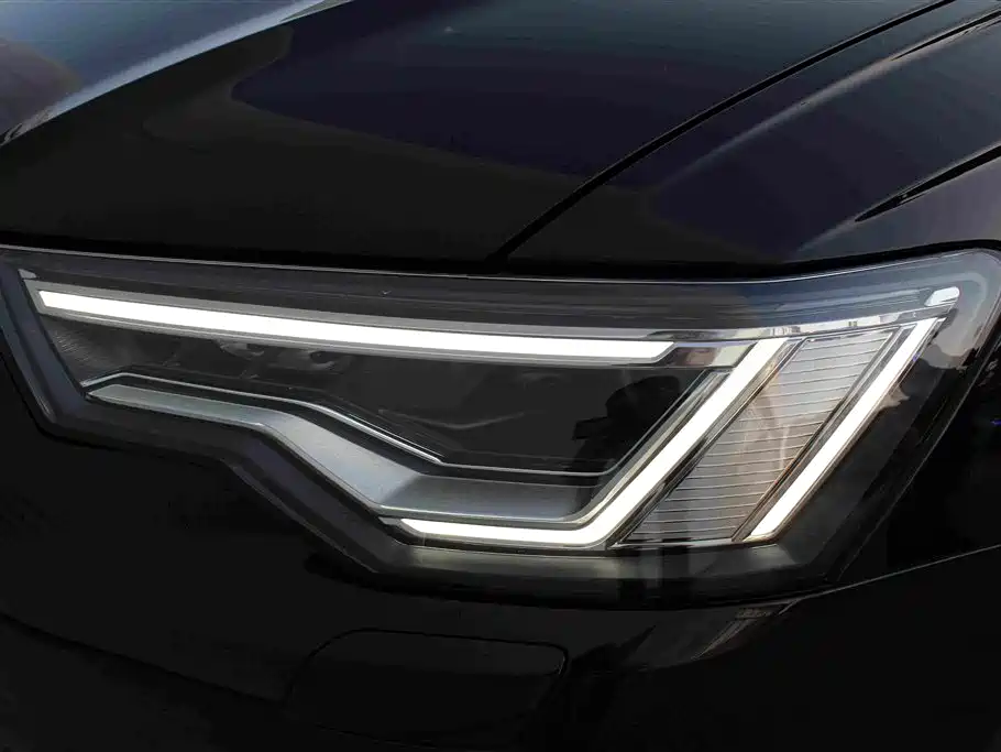 Audi A6L 2024 — фото 11