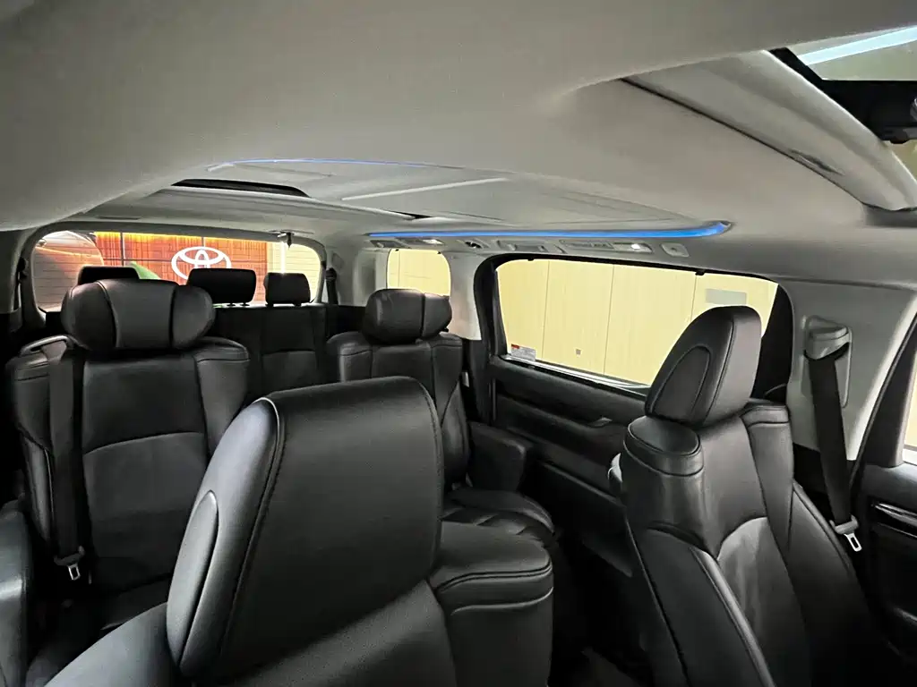 Toyota Vellfire 2022 — фото 8