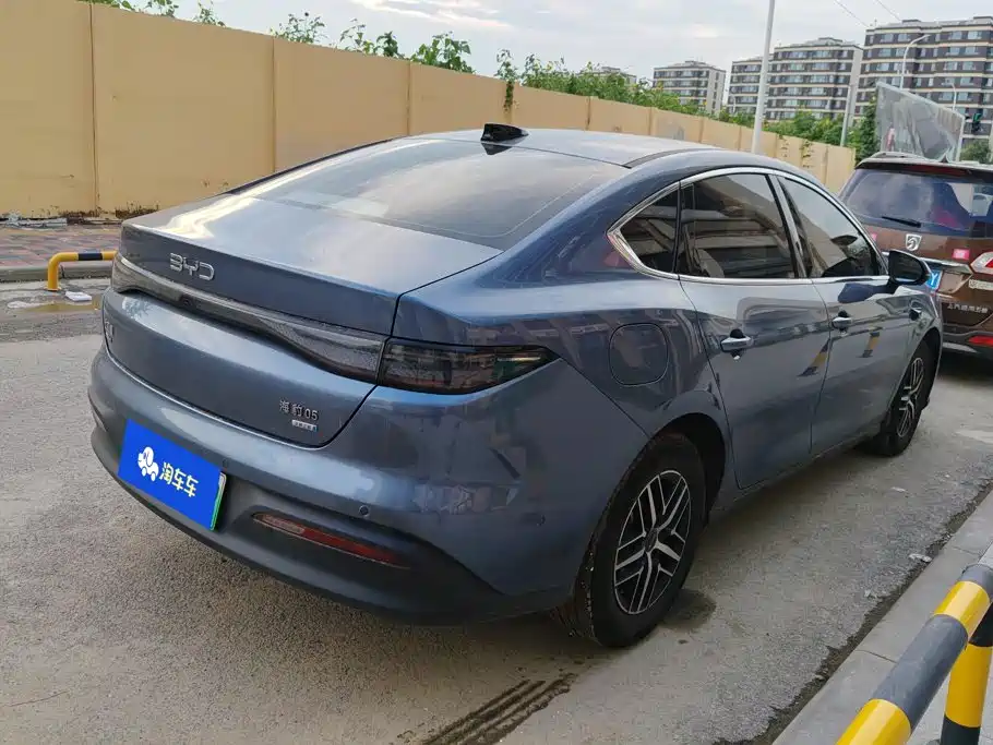BYD Seal 05 DM-i 2025 — фото 3