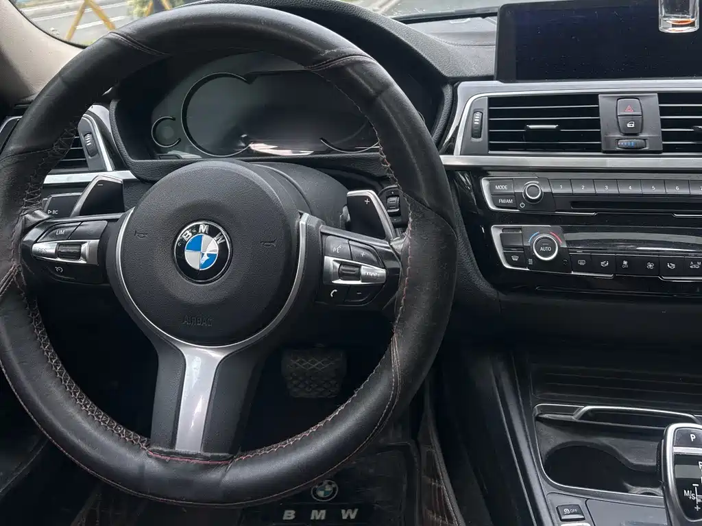 BMW 3 Series 2019 — фото 9