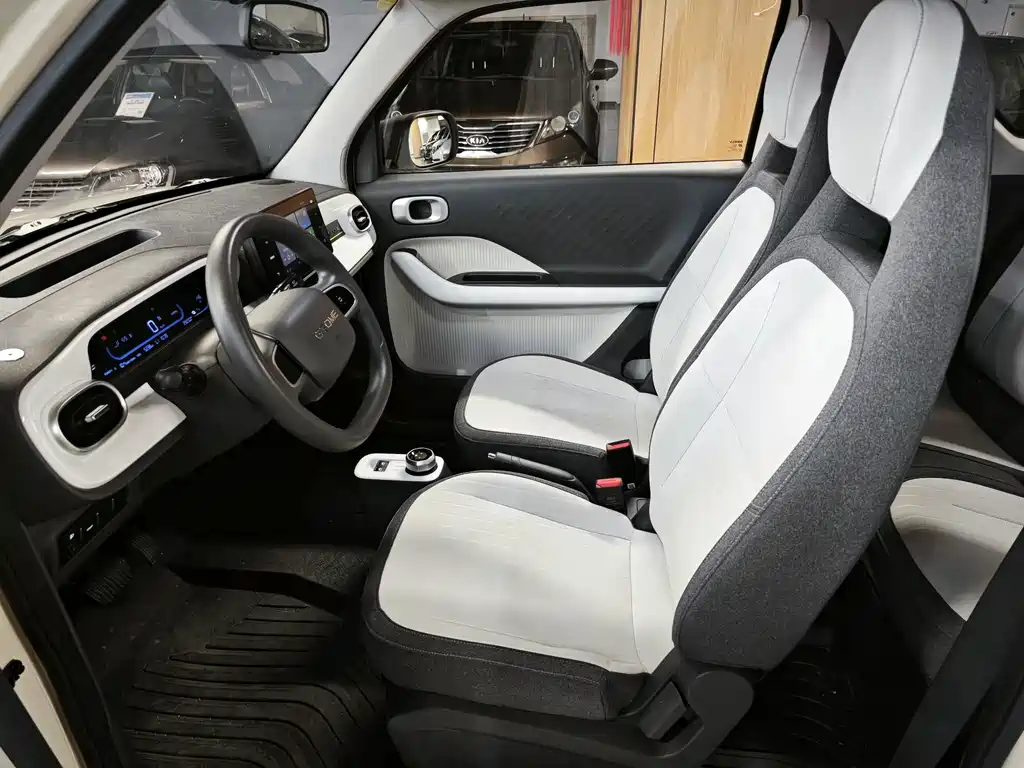 Geely Galaxy Panda 2025 — фото 8