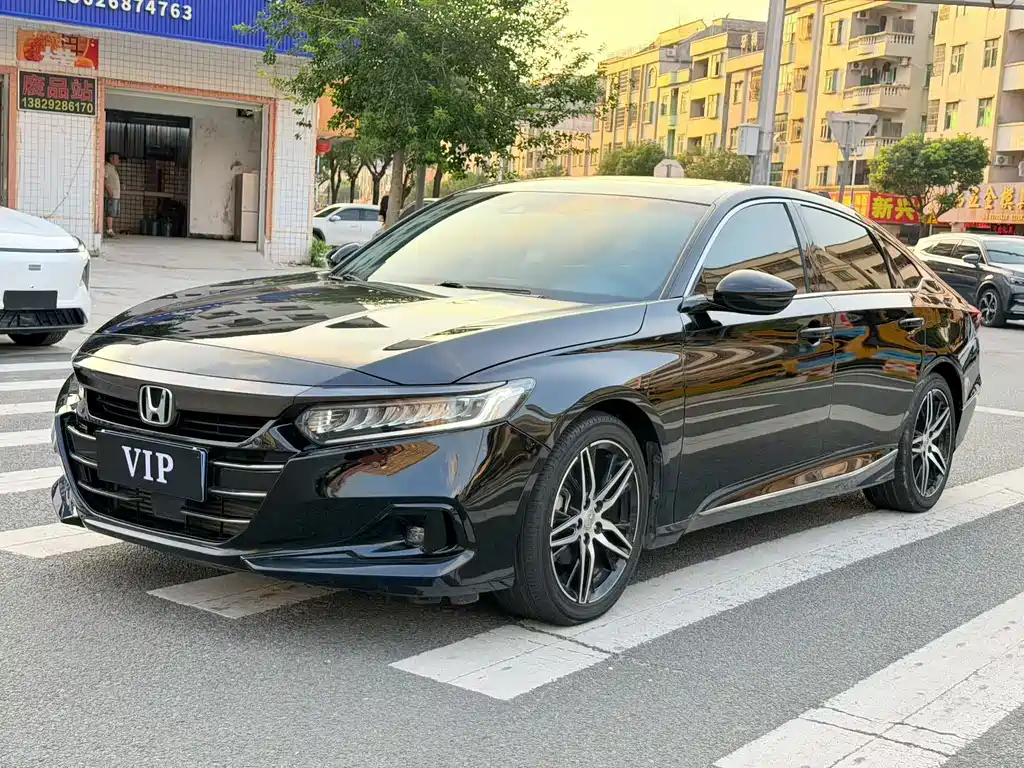 Honda Accord 2022 — фото 1