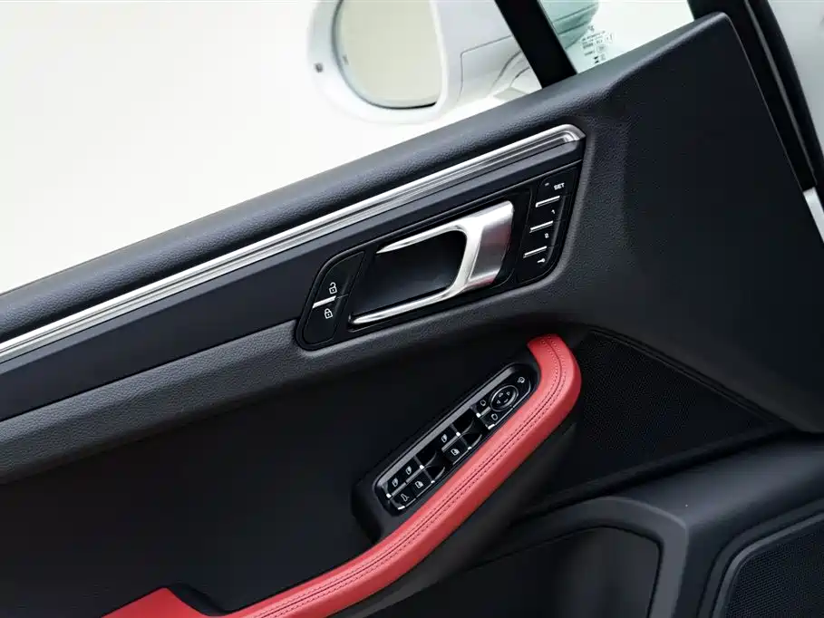 Porsche Macan 2023 — фото 14