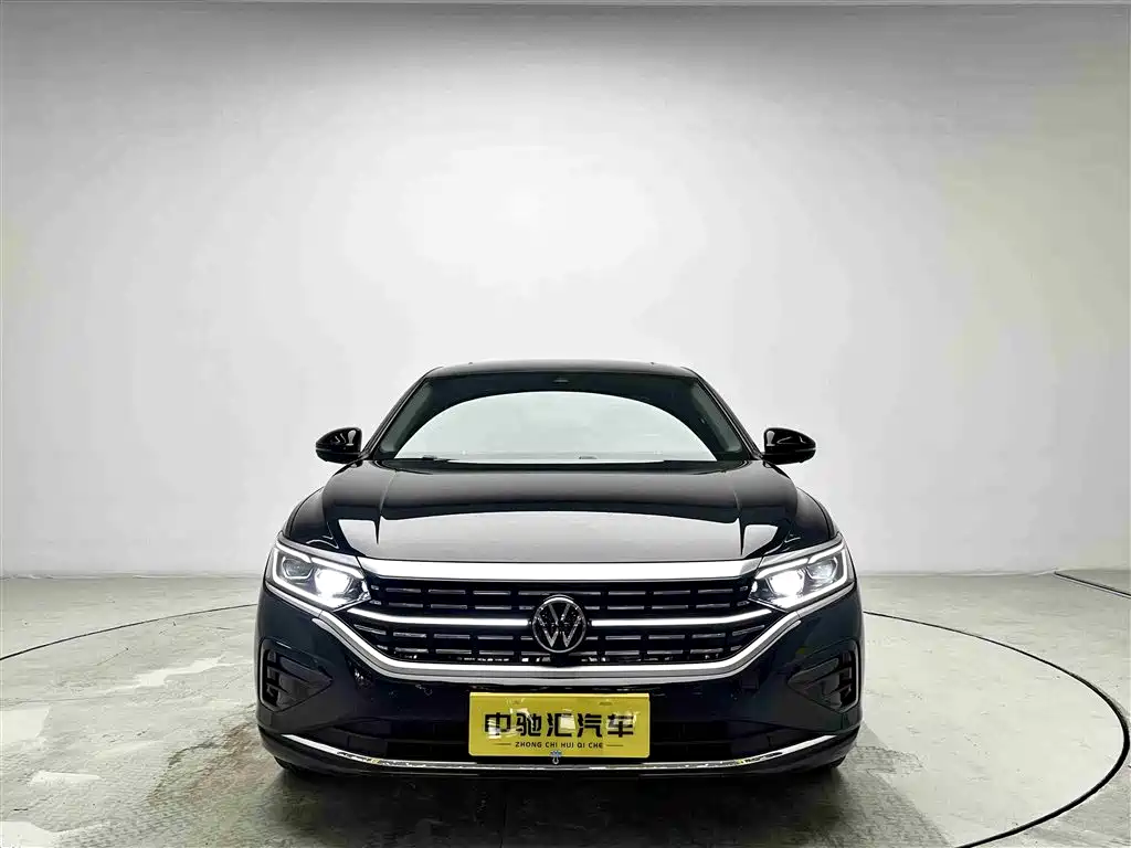 Volkswagen Passat 2023 — фото 2