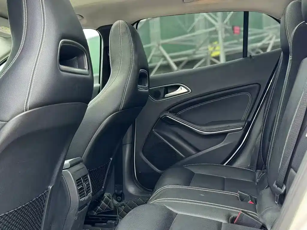 Mercedes-Benz GLA 2015