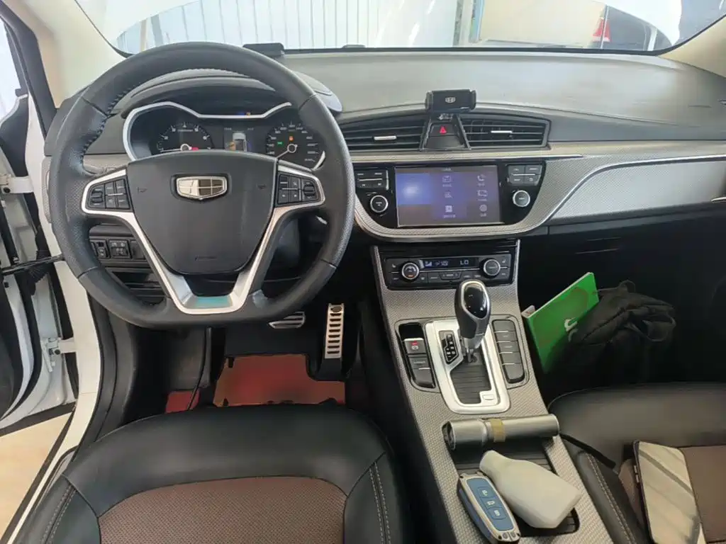 Geely Emgrand GS 2018 — фото 10