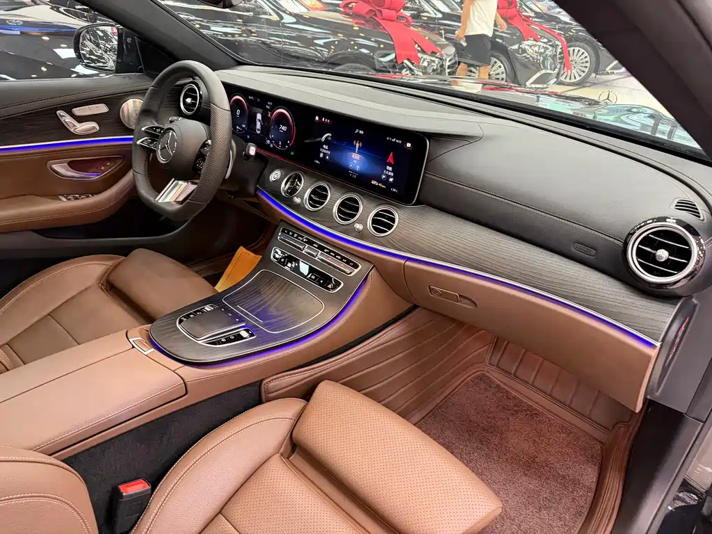 Mercedes-Benz E-Class 2022 — фото 17