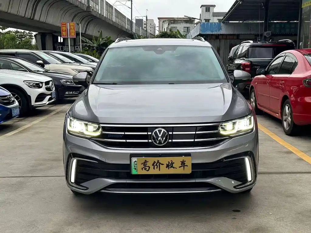 Volkswagen Tiguan L Plug-In Hybrid 2022 — фото 2