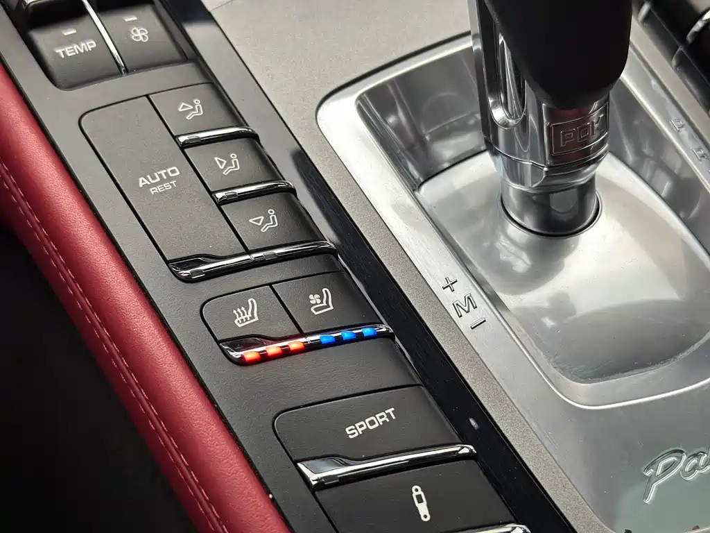 Porsche Panamera 2016 — фото 28