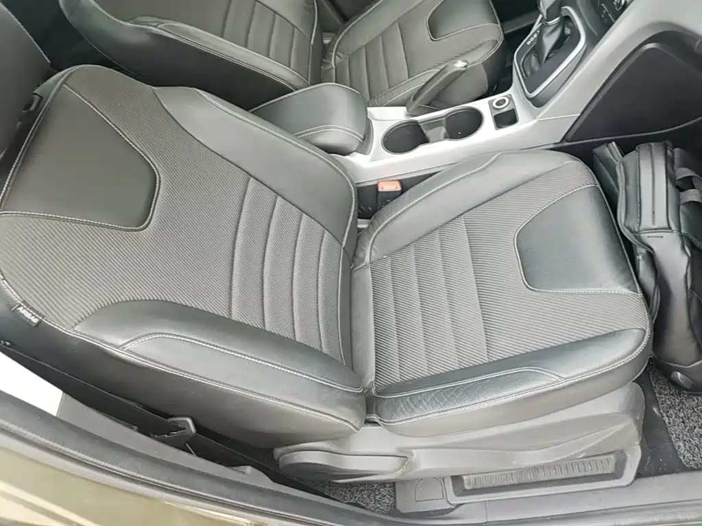 Ford Kuga 2015 — фото 25