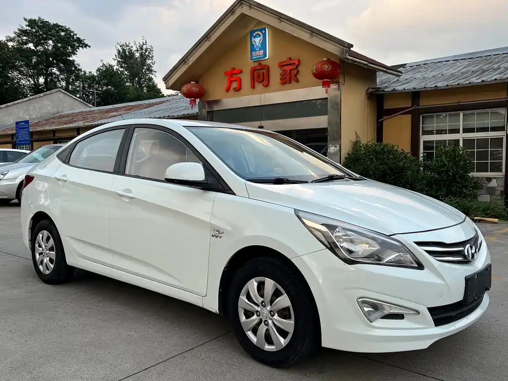 Hyundai Verna 2016 — фото 3