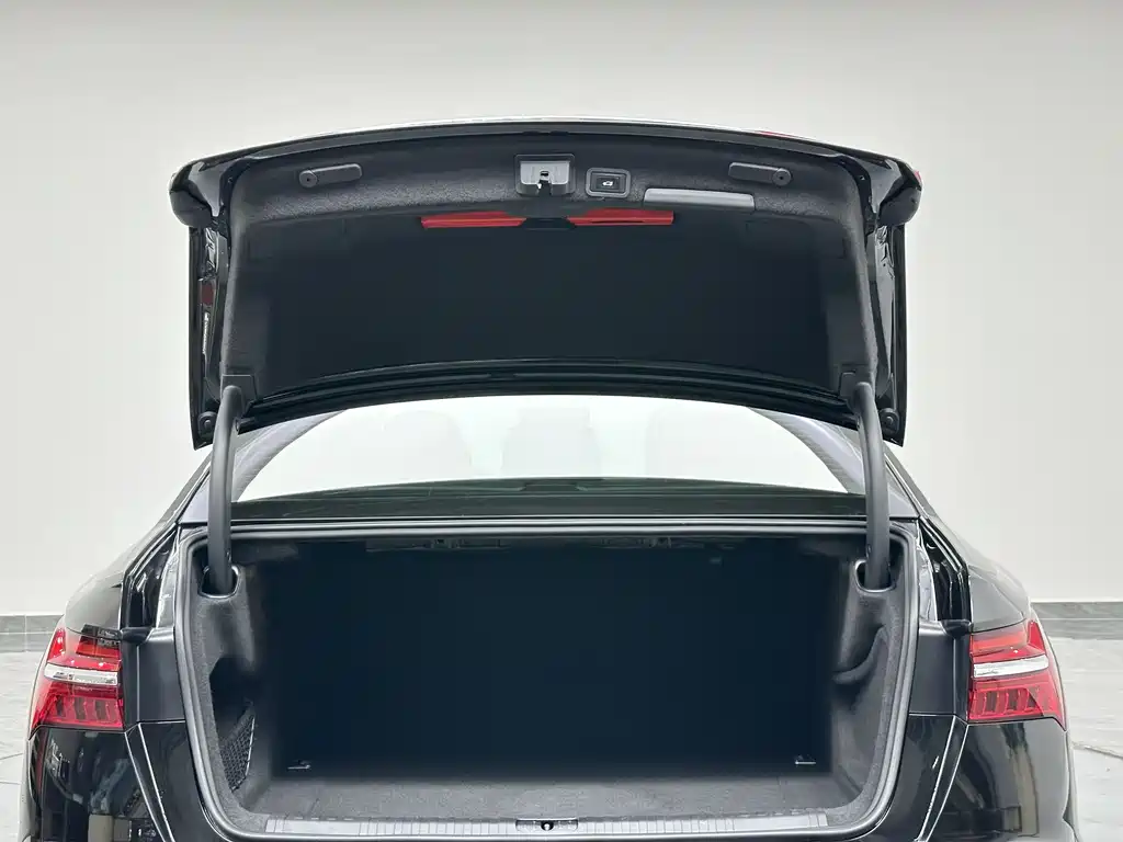 Audi A6L 2023 — фото 26