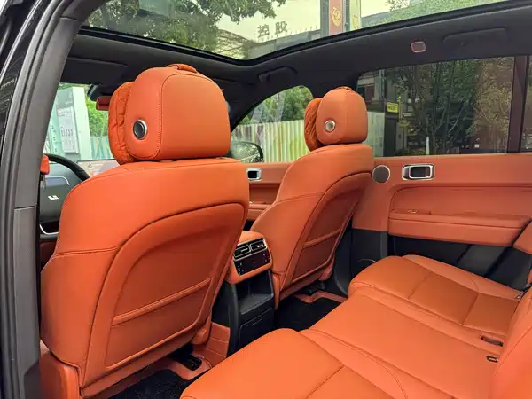 Li Auto L6 2025