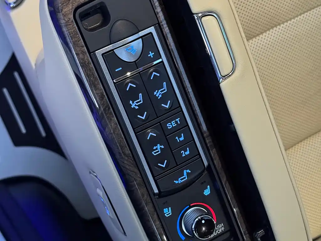 Toyota Vellfire 2022 — фото 15