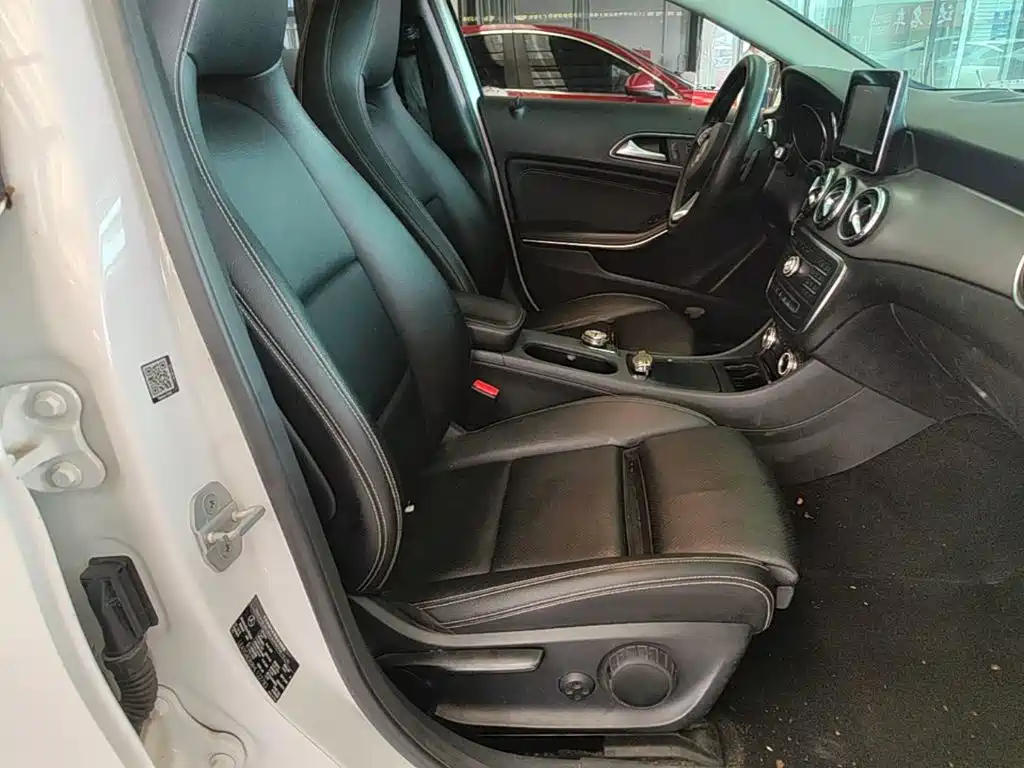 Mercedes-Benz GLA 2017 — фото 25