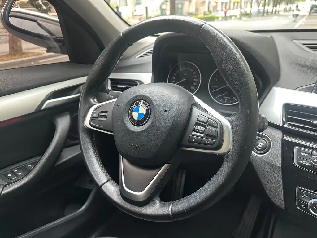 BMW X1 2017 — фото 4