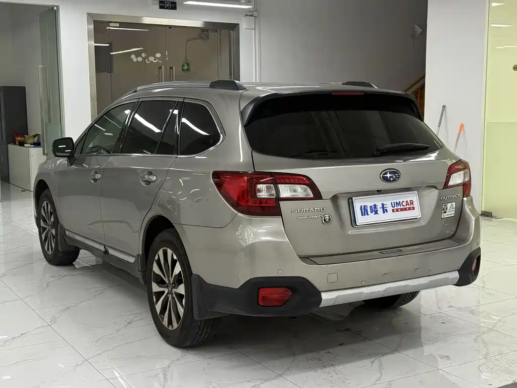Subaru Outback 2018 — фото 4