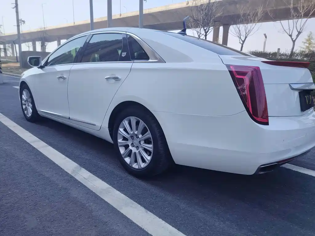 Cadillac XTS 2016 — фото 5