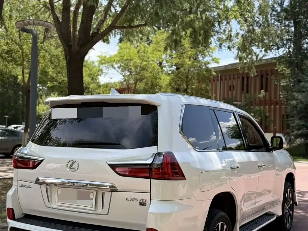 Lexus LX 2016