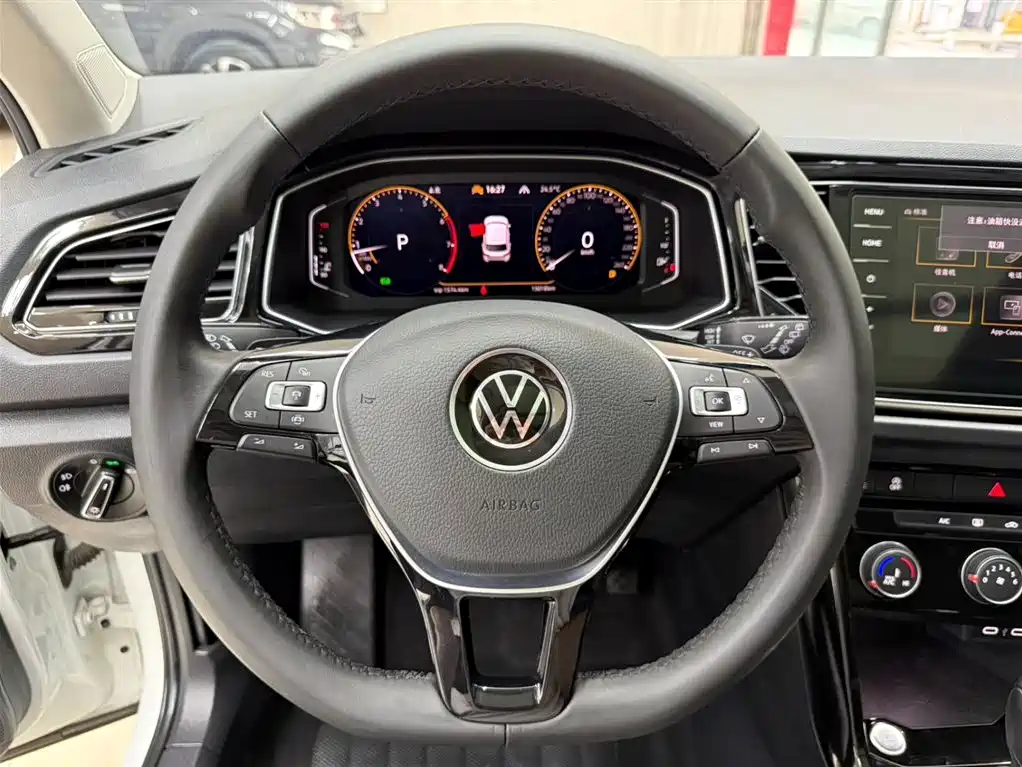 Volkswagen T-Roc 2022 — фото 11