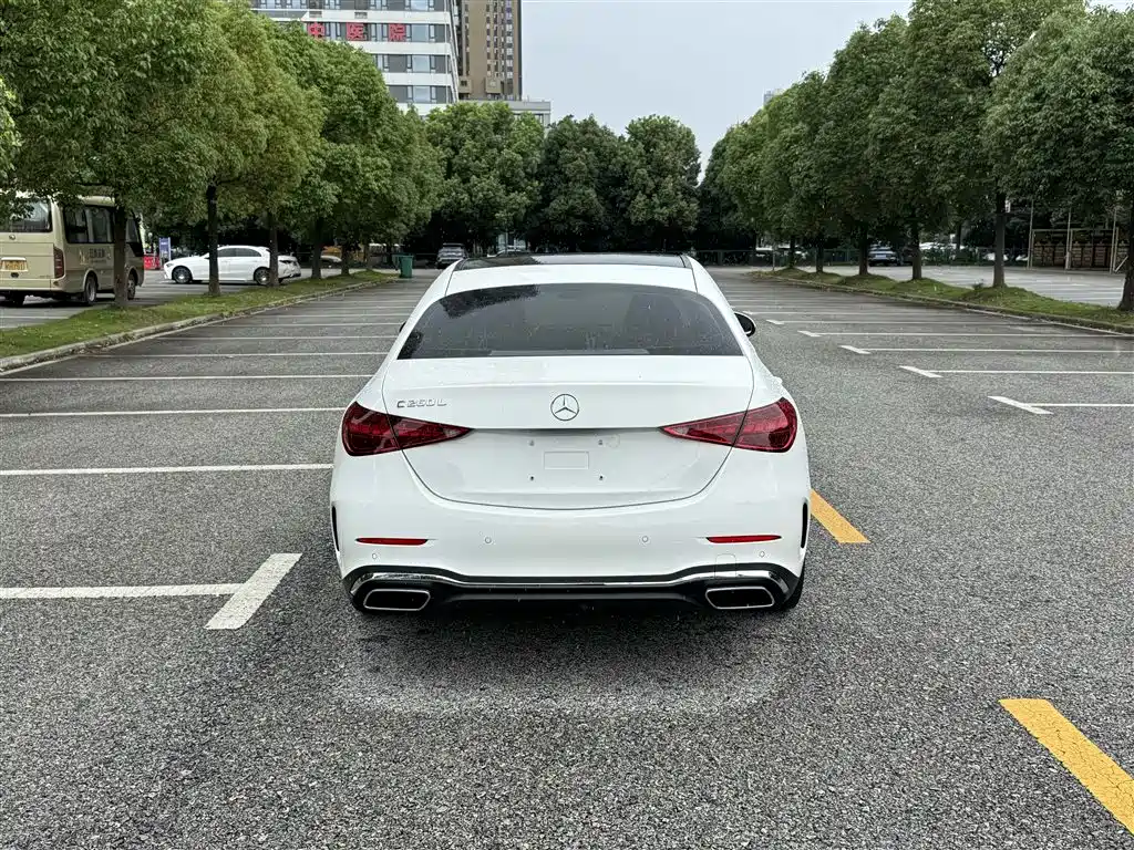 Mercedes-Benz C-Class 2025 — фото 11