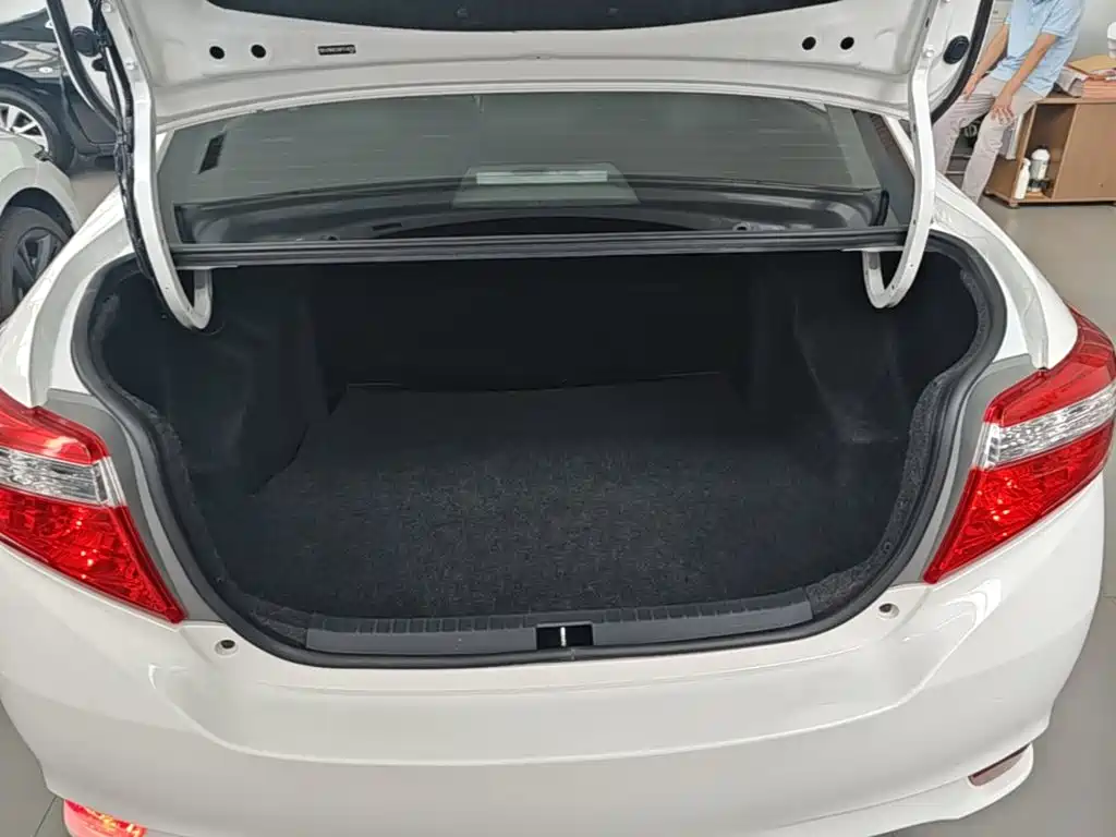 Toyota Vios 2015 — фото 19