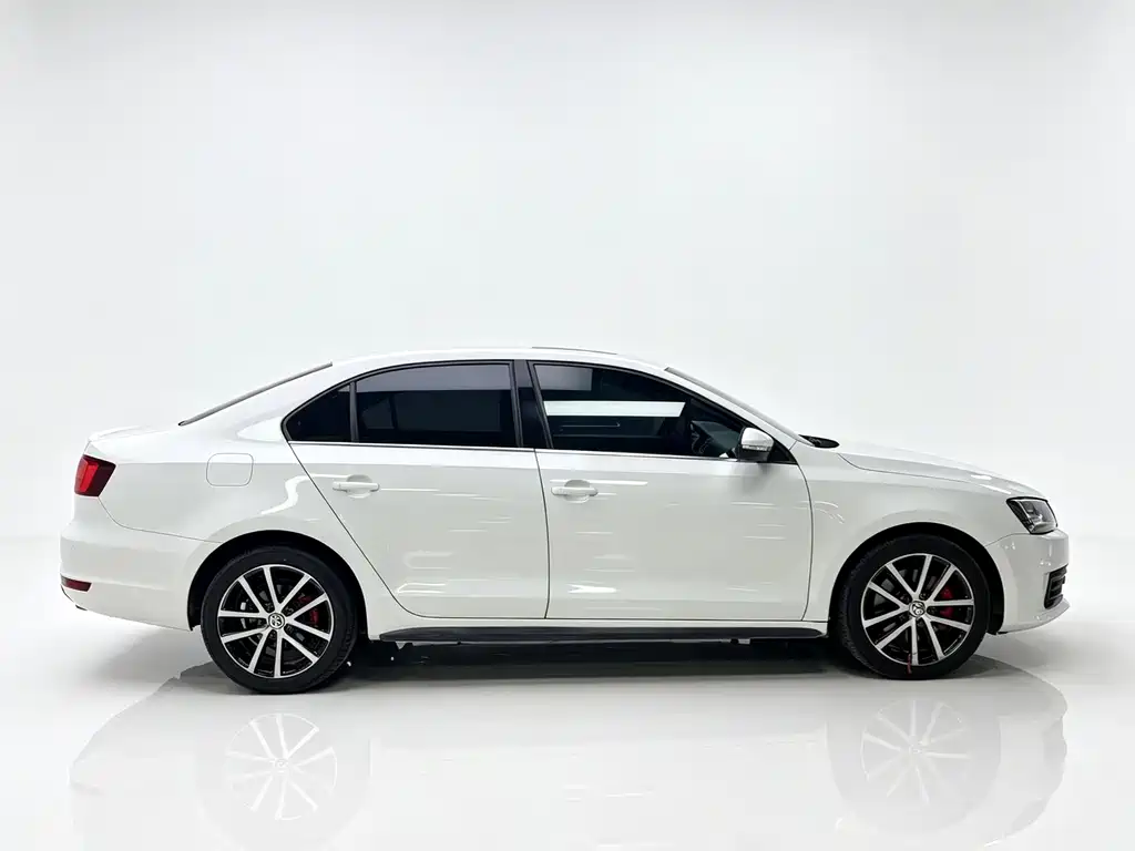 Volkswagen Sagitar 2014