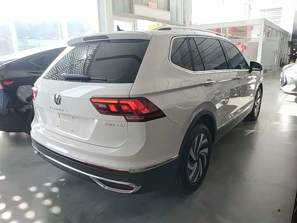 Volkswagen Tiguan L 2023