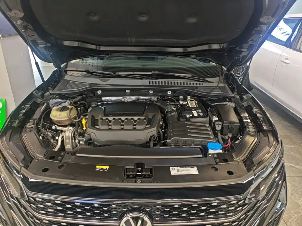 Volkswagen Passat 2023 — фото 20