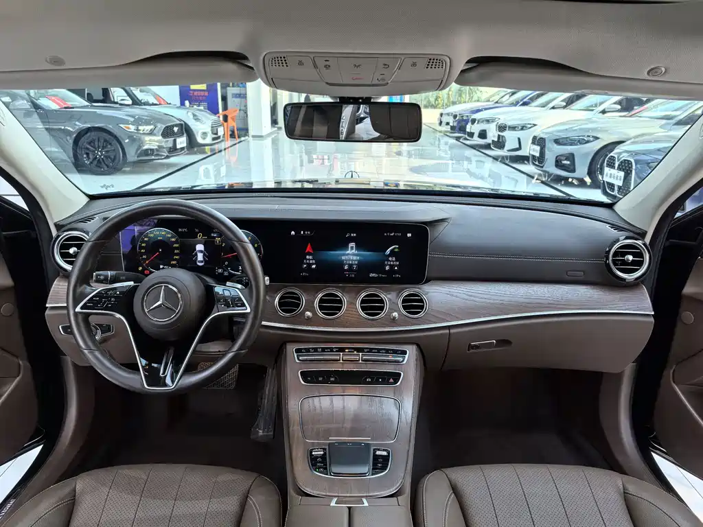 Mercedes-Benz E-Class 2023 — фото 10